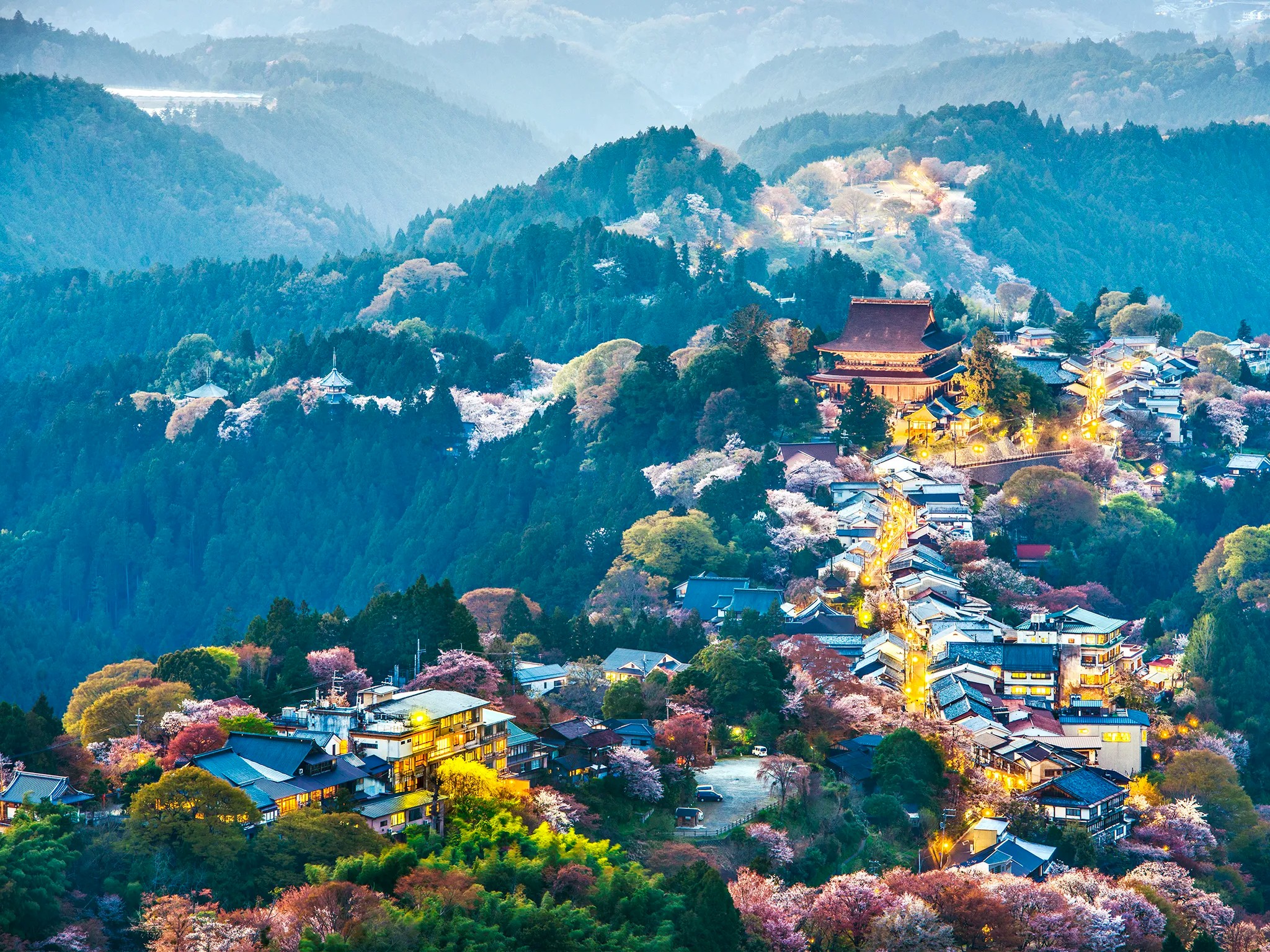 The time is right to visit Japan and see the country’s stunning scenery