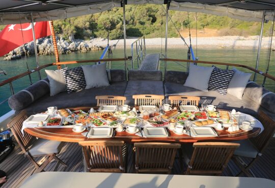 Best Sailing Times on Turkish Gulets for Charter